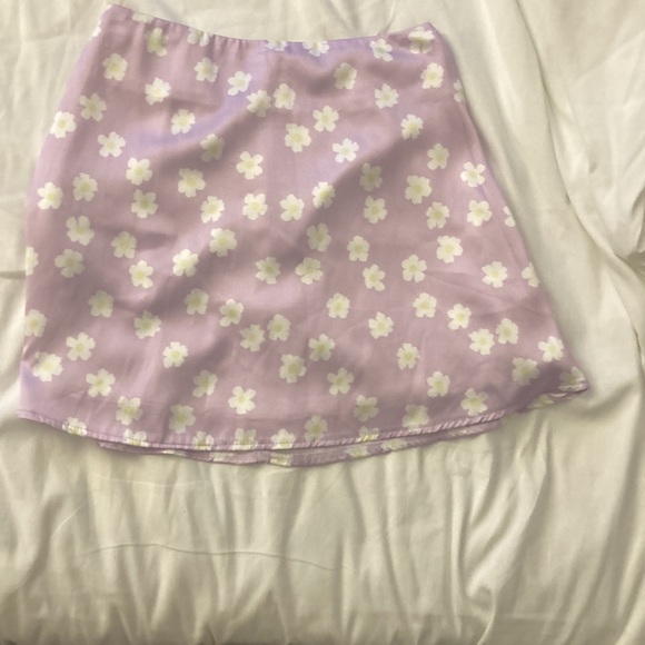 Purple Mini skirt with flowers - Picture 4 of 4